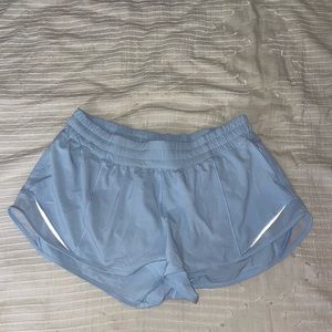 Lululemon Hotty hot Low-Rise Short 2.5"